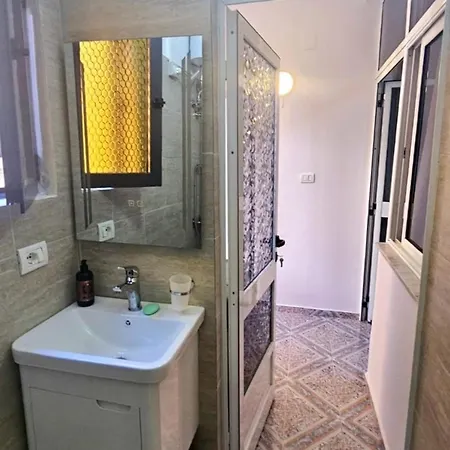 Tirona Old Street Апартаменты Тирана